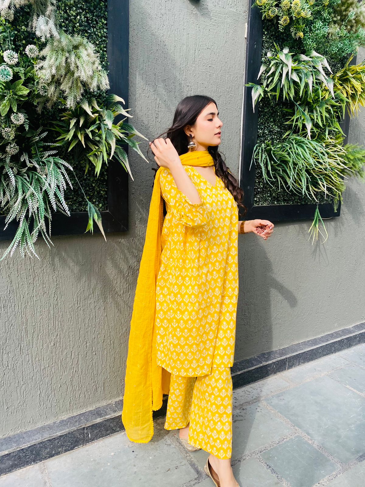 Anjuli Yellow Straight Kurta Set