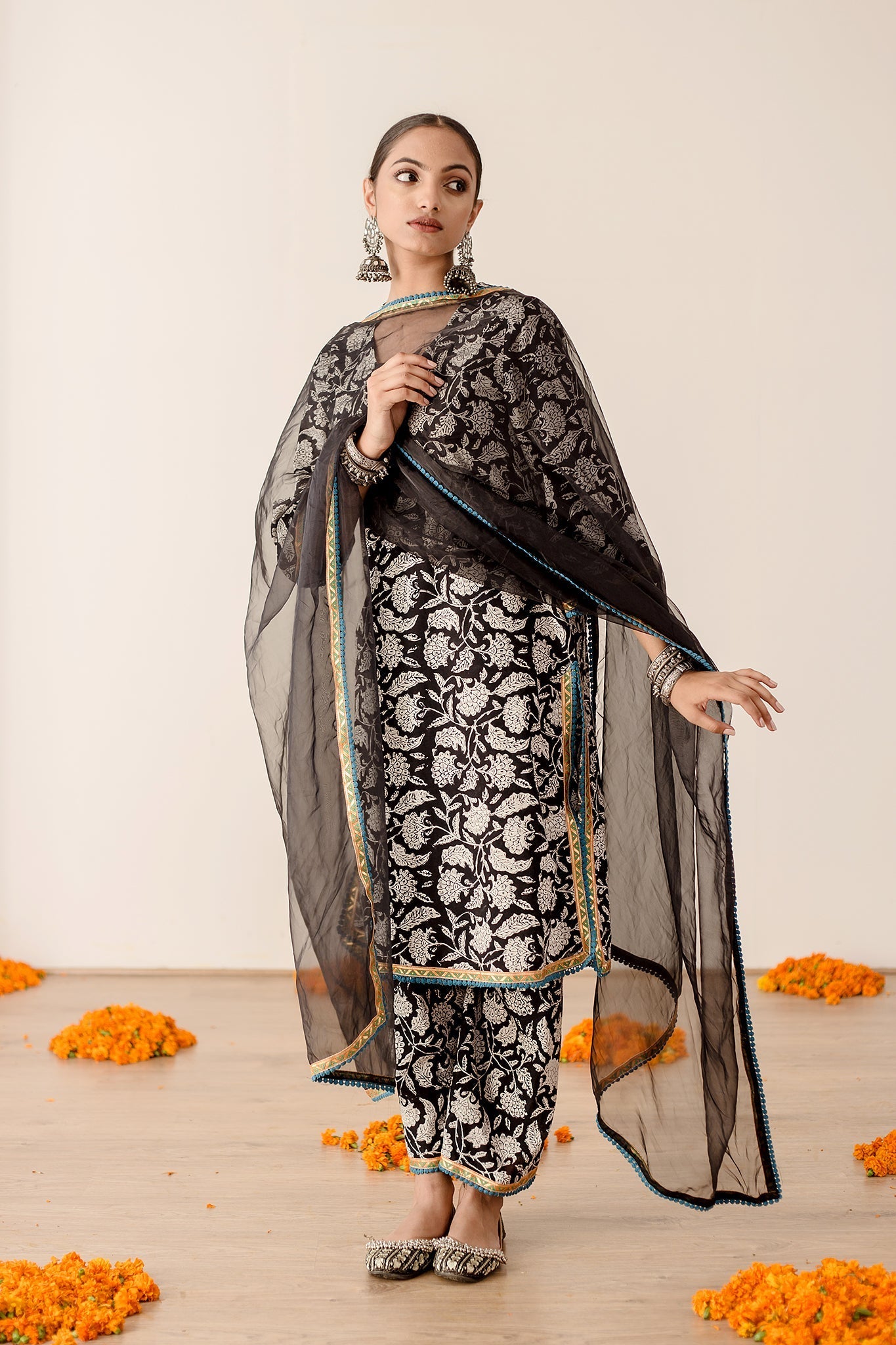 Dia Black Straight Kurta Set