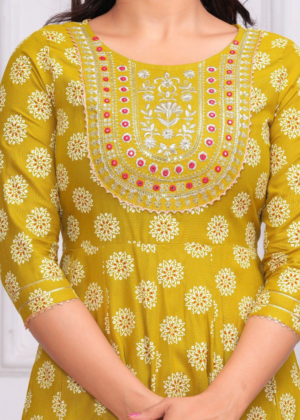 Women Rayon Kurta Pant Dupatta Set Mehndi