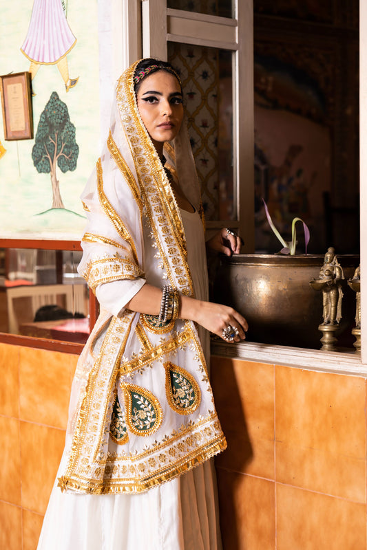 Shri Off White Anarkali Set